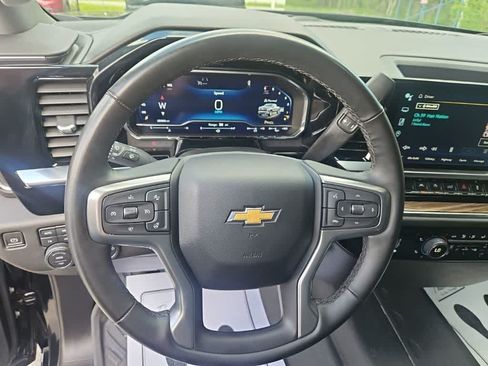 Used 2024 Chevrolet Silverado 1500 LT w/ Z71 Off-Road Package AWD/4WD image 13