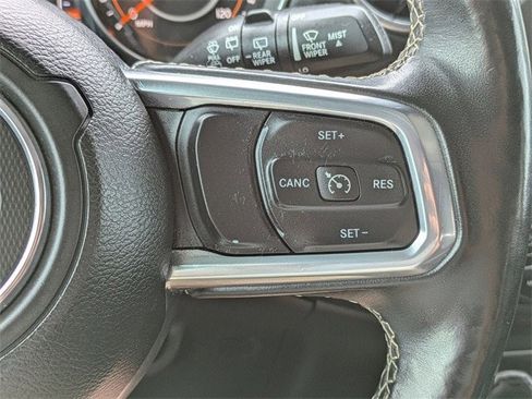 Used 2019 Jeep Wrangler Unlimited Sahara image 27