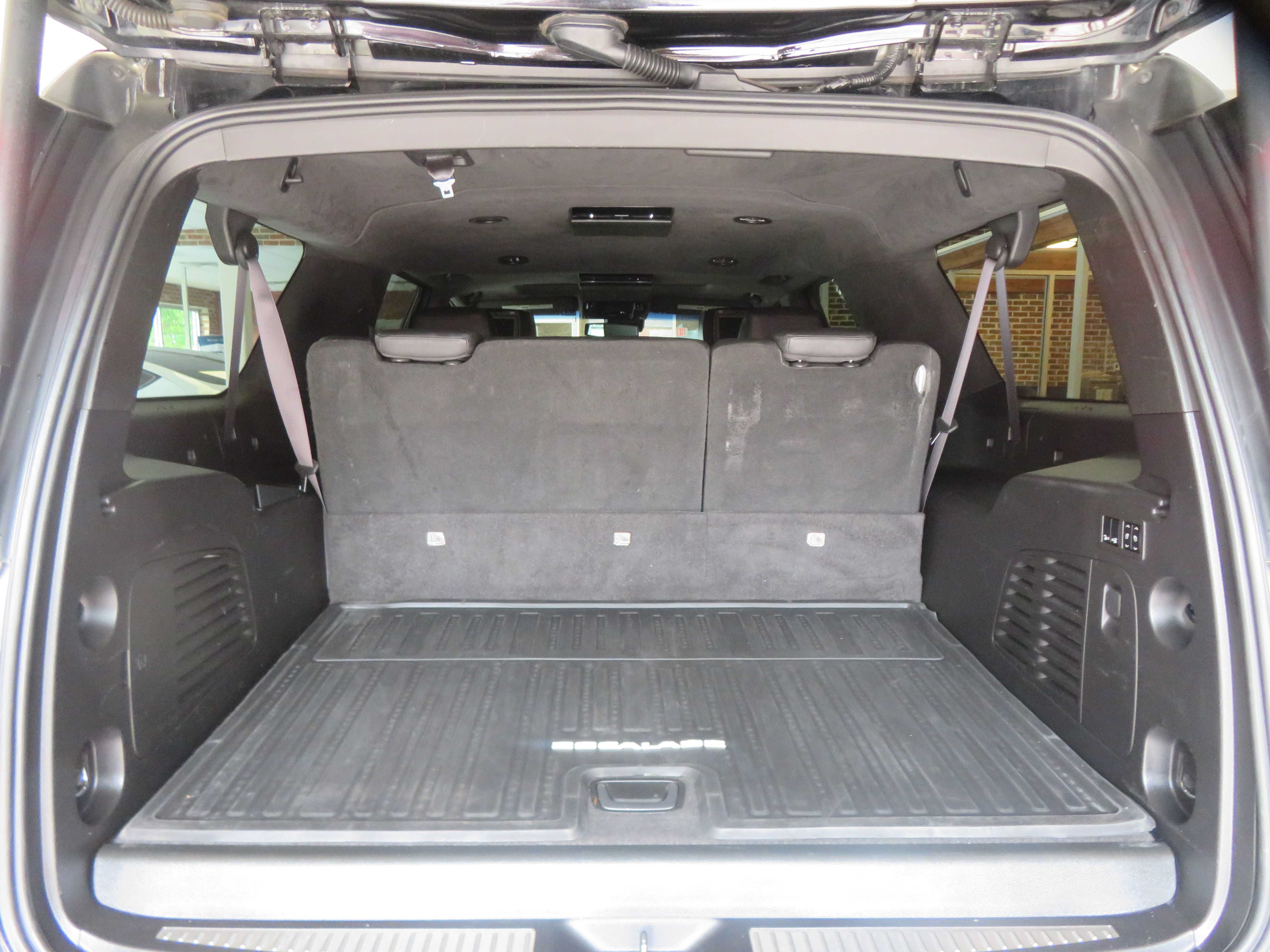 Used 2016 Cadillac Escalade ESV Platinum AWD/4WD image 56