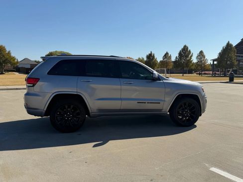 Used 2020 Jeep Grand Cherokee Altitude image 7