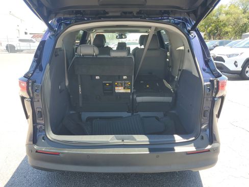 Certified 2021 Toyota Sienna XLE FWD image 9