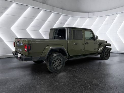 Used 2024 Jeep Gladiator Sport image 4