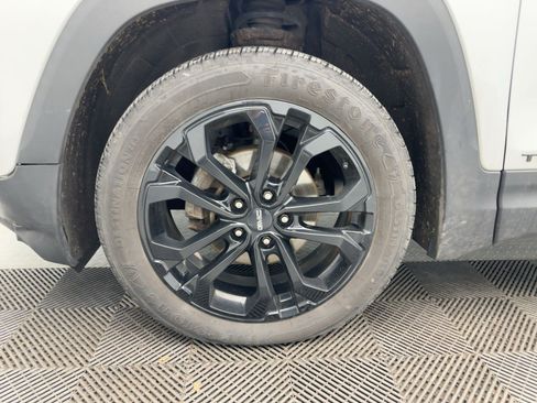 Used 2020 GMC Terrain SLE w/ Driver Convenience Package image 12