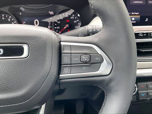 Used 2023 Jeep Compass Limited AWD/4WD image 19