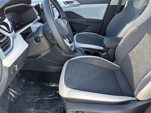 New 2026 Volkswagen Taos SE FWD image 15