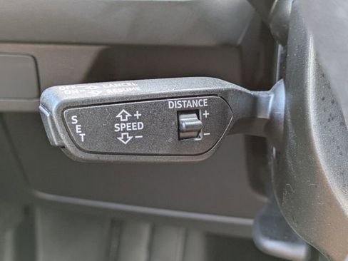 Used 2025 Audi Q4 e-tron Premium RWD image 28