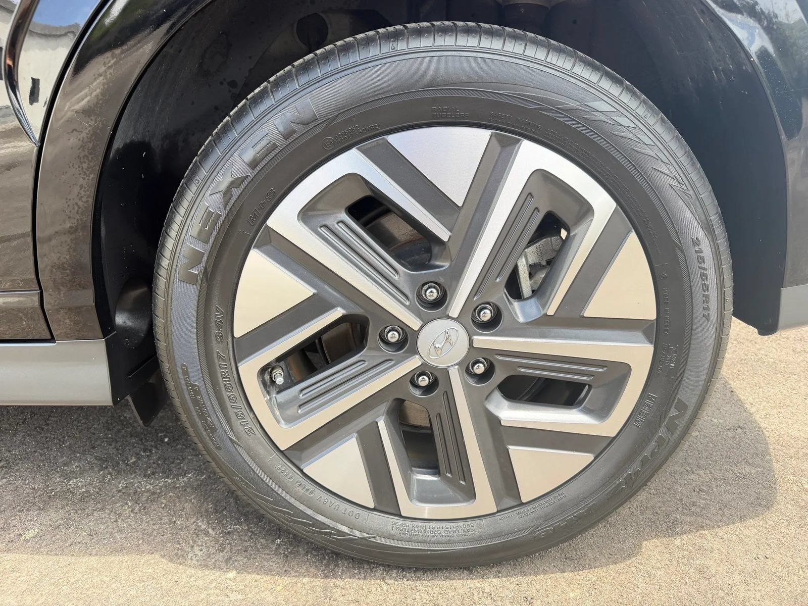 Used 2023 Hyundai Kona Limited FWD image 37