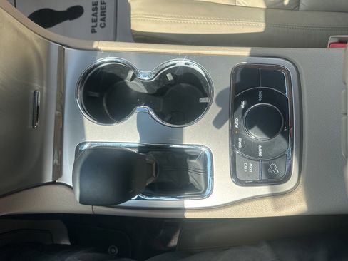 Used 2016 Jeep Grand Cherokee Limited AWD/4WD image 27