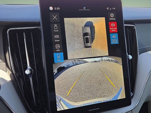 New 2026 Volvo XC60 B5 Ultra w/ Protection Package Premier image 27