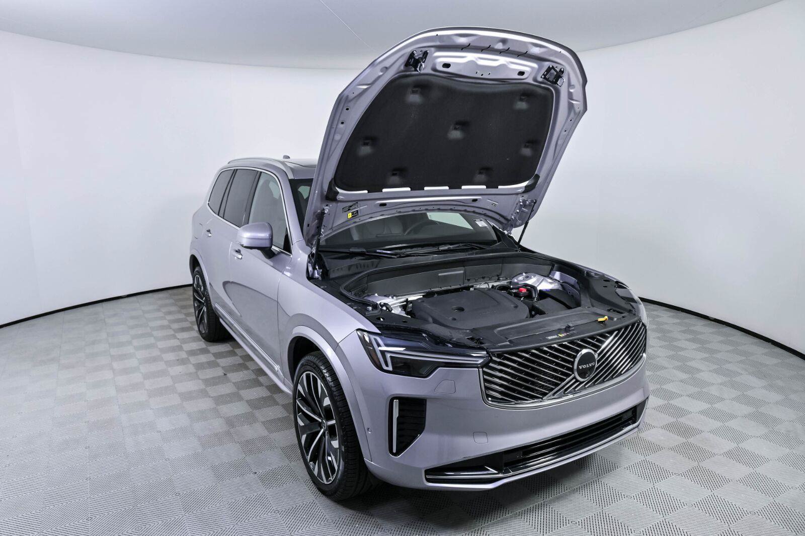 Certified 2026 Volvo XC90 B6 Plus AWD/4WD image 34