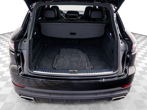 Certified 2023 Porsche Cayenne image 30