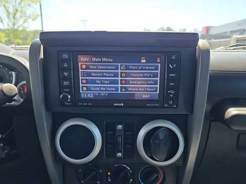 Used 2010 Jeep Wrangler Unlimited Sahara w/ Dual Top Group AWD/4WD image 23