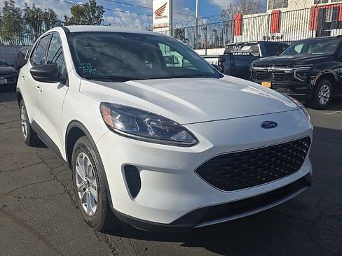 Used 2022 Ford Escape SE w/ Convenience Package image 2
