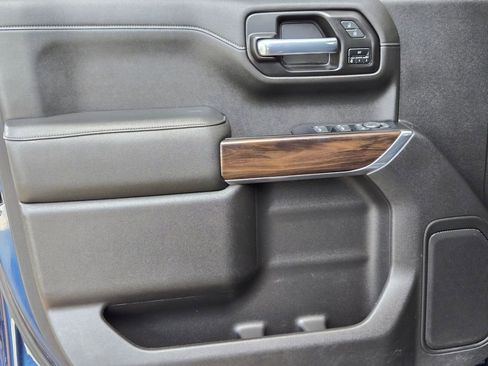 Used 2022 GMC Sierra 1500 SLT image 11