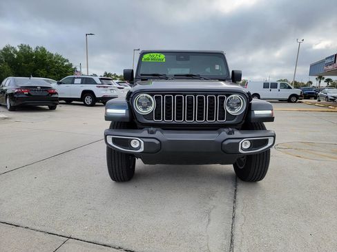Used 2025 Jeep Wrangler Sahara w/ Technology Group image 8