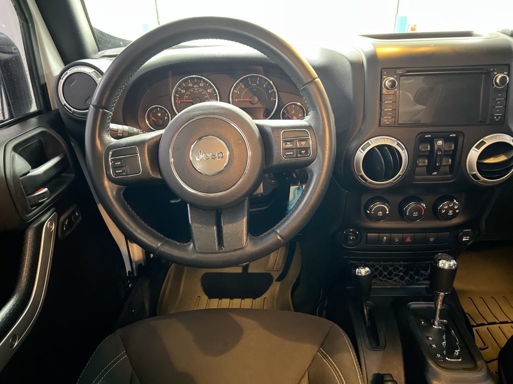 Used 2018 Jeep Wrangler Unlimited Sahara AWD/4WD image 11