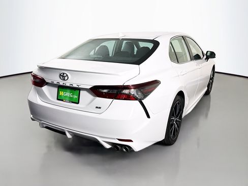 Used 2024 Toyota Camry SE FWD image 10