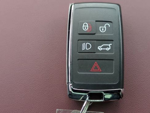 New 2026 Land Rover Range Rover SE image 37