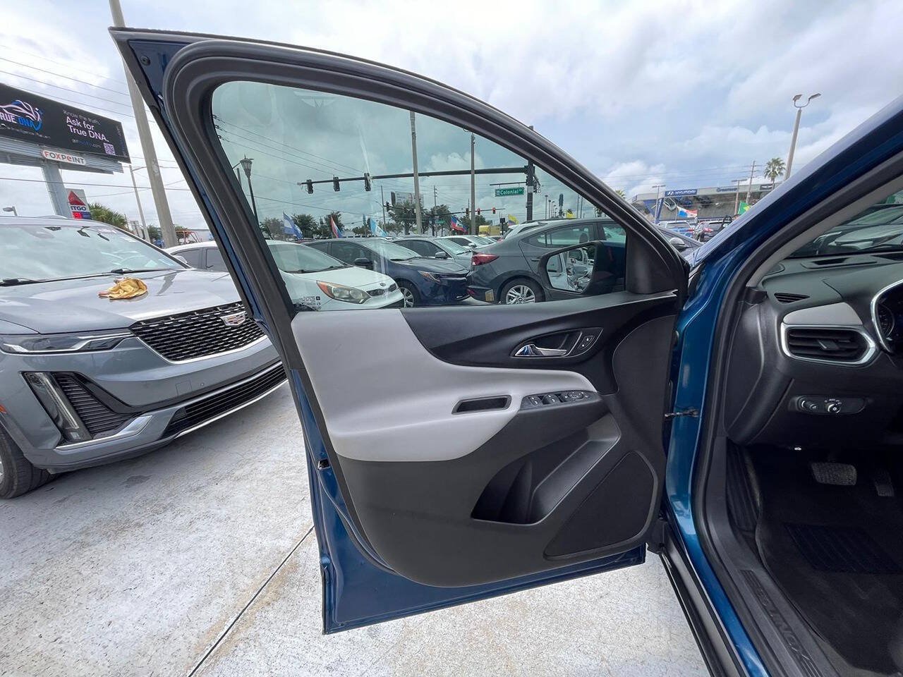 Used 2019 Chevrolet Equinox LT FWD image 10