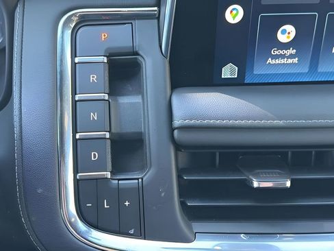 Used 2022 Chevrolet Tahoe LT w/ LT Signature Package RWD image 17