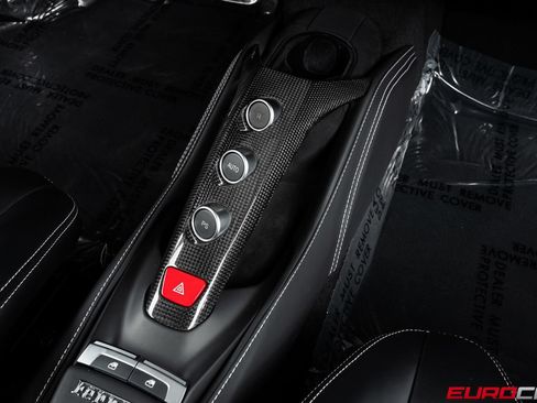 Used 2018 Ferrari 488 GTB RWD image 34