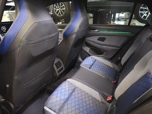 Used 2025 Volkswagen Golf R Black Edition image 4