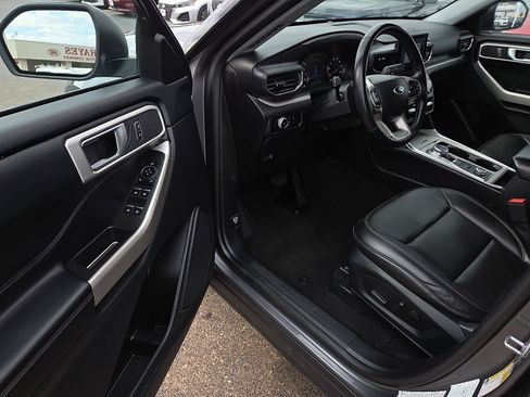 Used 2023 Ford Explorer XLT w/ Equipment Group 202A image 13