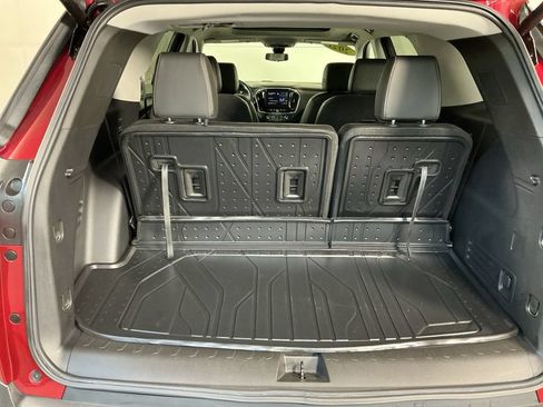 Used 2021 Chevrolet Traverse LT w/ LT Premium Package AWD/4WD image 16