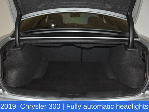 Used 2019 Chrysler 300 C w/ Harman/Kardon Audio Group RWD image 30