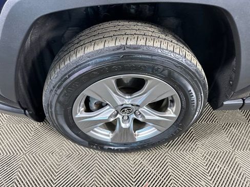 Used 2023 Toyota RAV4 XLE w/ Convenience Package image 10