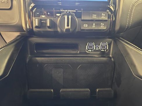 Used 2024 RAM 2500 Limited AWD/4WD image 28