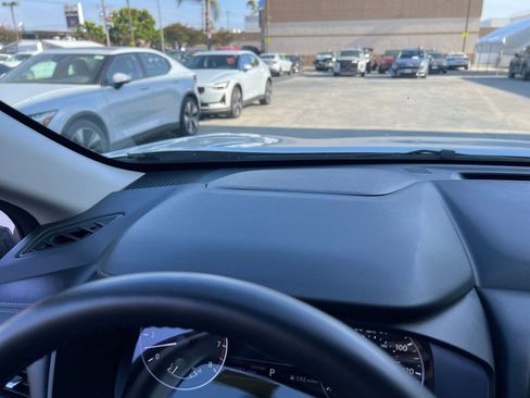 Used 2025 Nissan Rogue SV FWD image 39