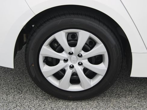 Used 2024 Toyota Corolla LE FWD image 6