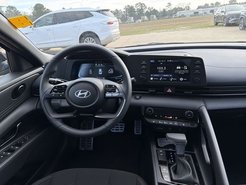 New 2026 Hyundai Elantra SEL Sport Premium image 9