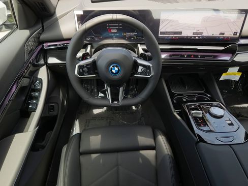 New 2026 BMW 550e xDrive AWD/4WD image 15