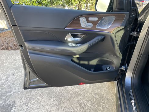 Certified 2025 Mercedes-Benz GLS 450 4MATIC image 19