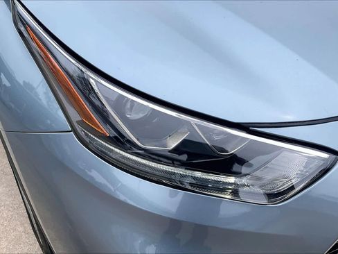 Used 2022 Toyota Highlander Limited FWD image 27