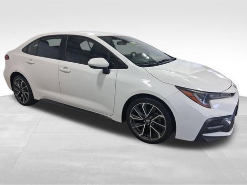 Used 2020 Toyota Corolla SE FWD image 3