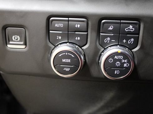 Used 2025 GMC Sierra 2500 AT4 AWD/4WD image 42