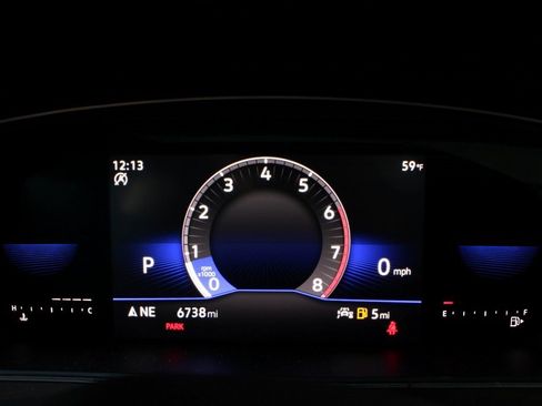 Used 2024 Volkswagen Tiguan SE R-Line image 32