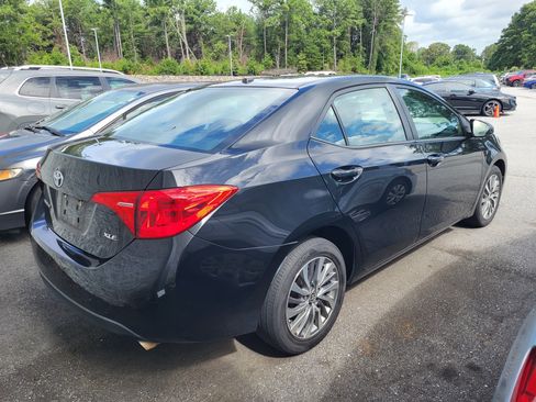 Used 2019 Toyota Corolla XLE FWD image 4