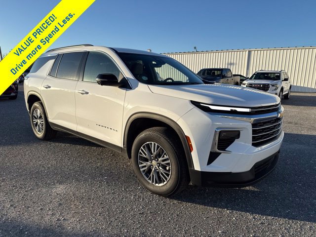 Certified 2026 Chevrolet Traverse LT w/ Driver Confidence Package FWD image 1