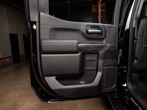 Used 2019 Chevrolet Silverado 1500 LTZ w/ LTZ Plus Package image 37