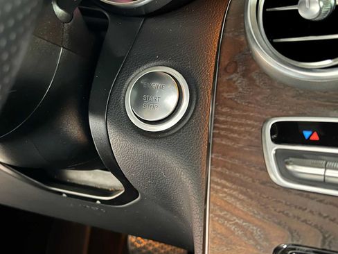 Certified 2019 Mercedes-Benz GLC 350e 4MATIC image 32