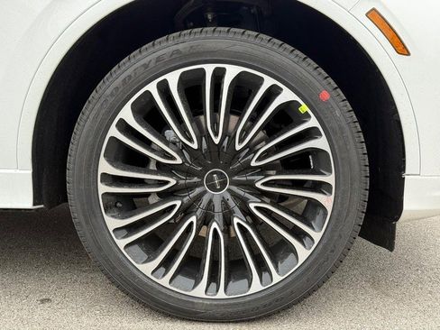 New 2026 Lincoln Aviator Black Label image 4