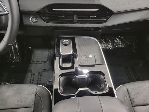Used 2025 Buick Enclave Sport Touring w/ Power Package AWD/4WD image 16