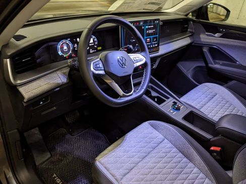 New 2026 Volkswagen Tiguan S AWD/4WD image 8