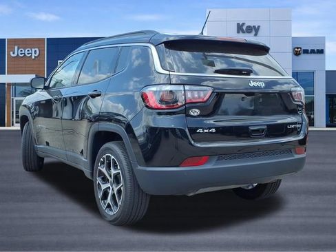 Used 2025 Jeep Compass Limited AWD/4WD image 3