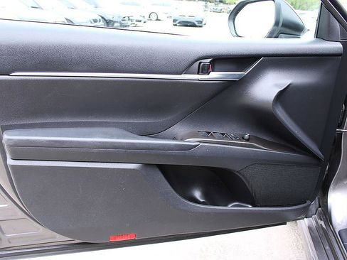 Used 2023 Toyota Camry SE FWD image 6