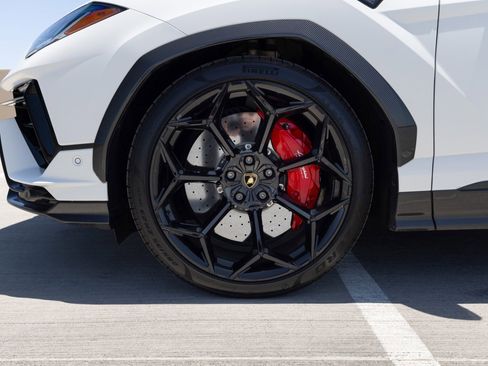 Used 2023 Lamborghini Urus Performante AWD/4WD image 12